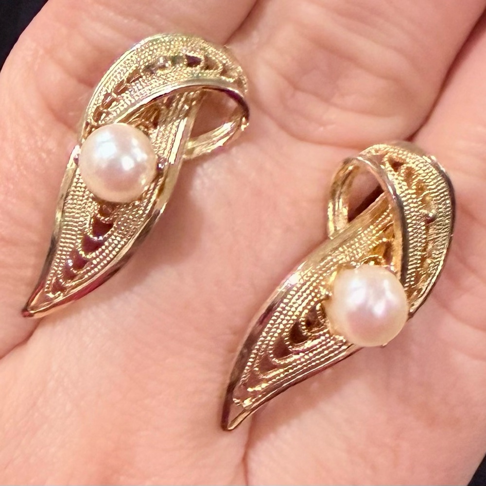 Elegant Pearl Earrings